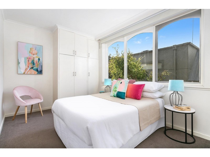 2/23 Lansdowne Road, St Kilda East VIC 3183