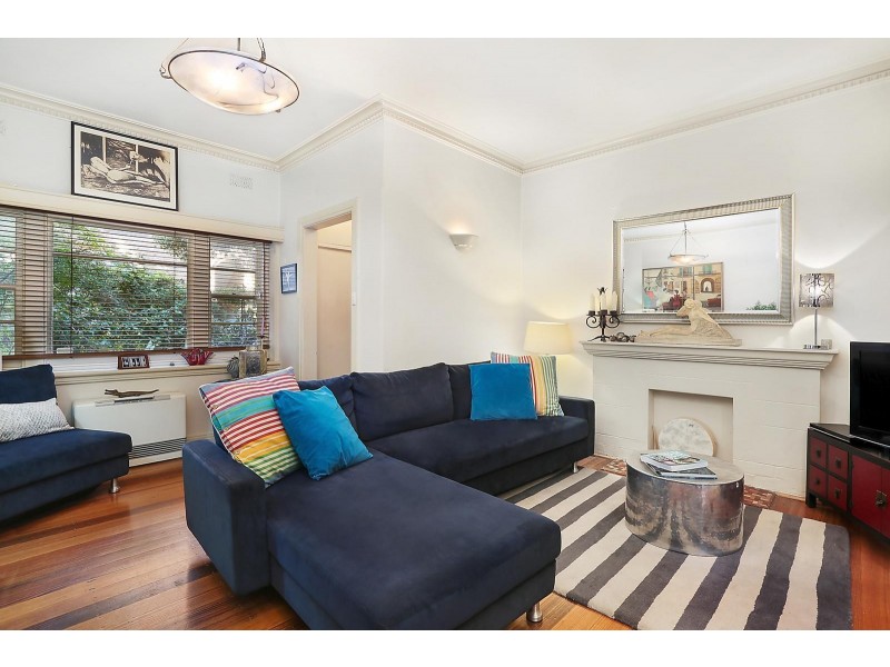 2/33 Eildon Road, St Kilda VIC 3182