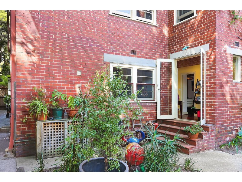 2/33 Eildon Road, St Kilda VIC 3182