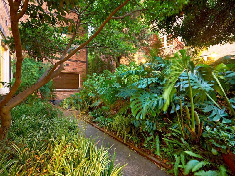 2/33 Eildon Road, St Kilda VIC 3182