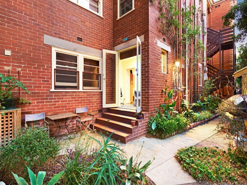 2/33 Eildon Road, St Kilda VIC 3182