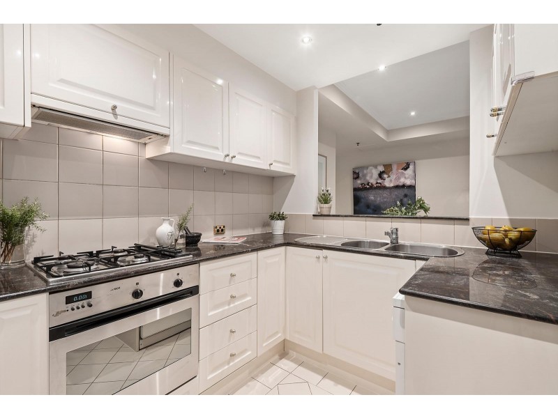 105/15 Queens Road, Melbourne VIC 3004