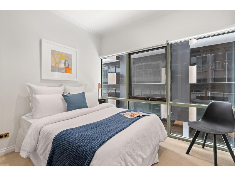 105/15 Queens Road, Melbourne VIC 3004