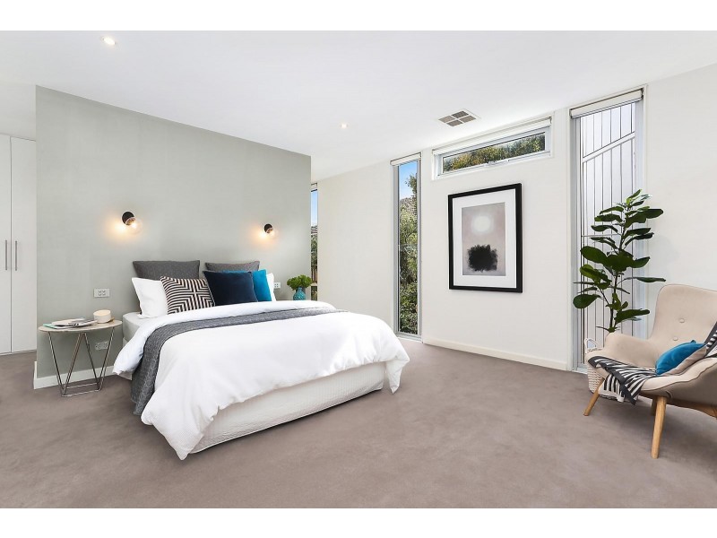 11C Hartpury Avenue, Elwood VIC 3184