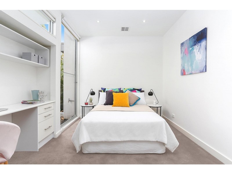 11C Hartpury Avenue, Elwood VIC 3184