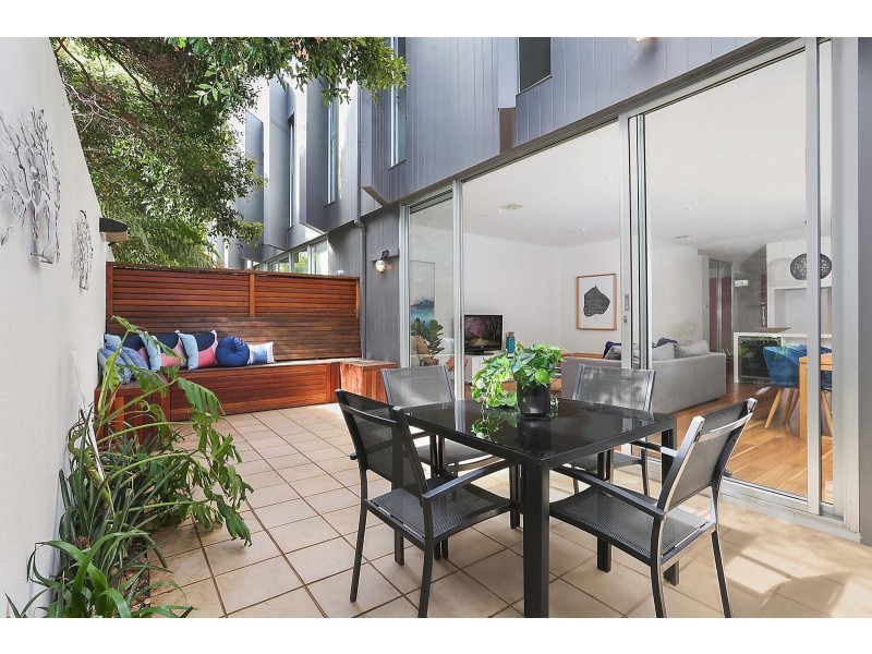 11C Hartpury Avenue, Elwood VIC 3184