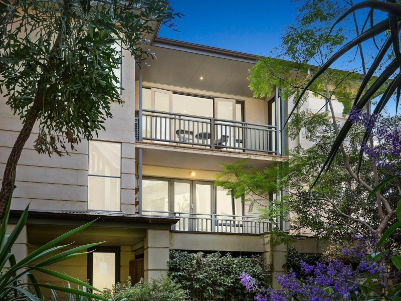 12/1A Hartpury Avenue, Elwood VIC 3184