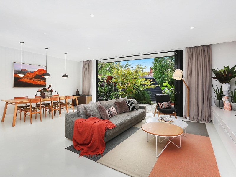 18 McHenry Street, St Kilda East VIC 3183