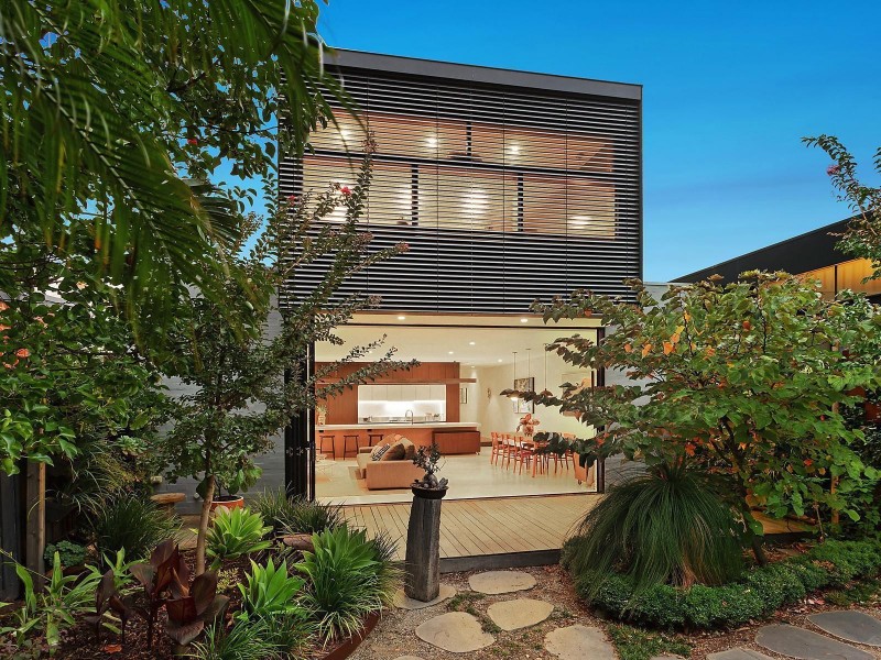 18 McHenry Street, St Kilda East VIC 3183