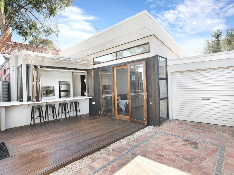 33 Johnson Street, St Kilda East VIC 3183