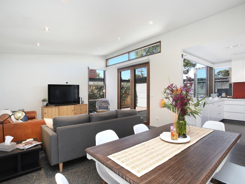 33 Johnson Street, St Kilda East VIC 3183