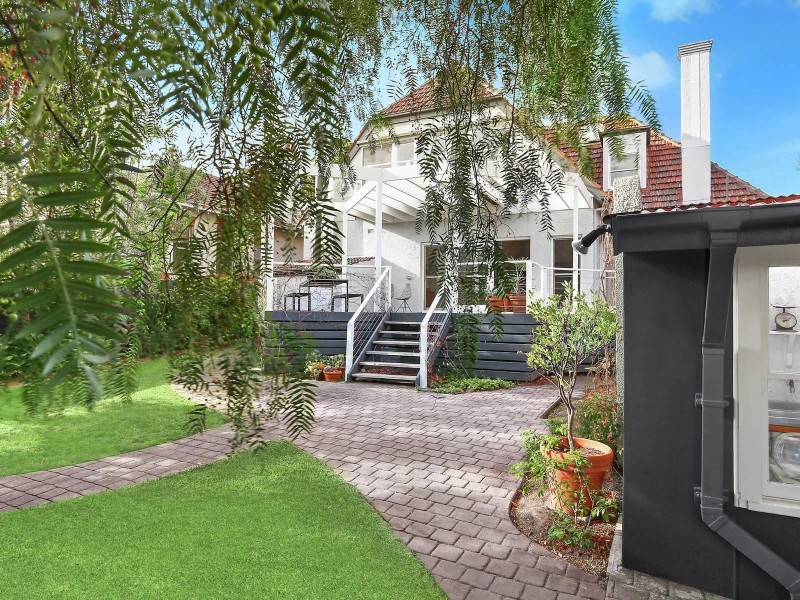 247 Brighton Road, Elwood VIC 3184