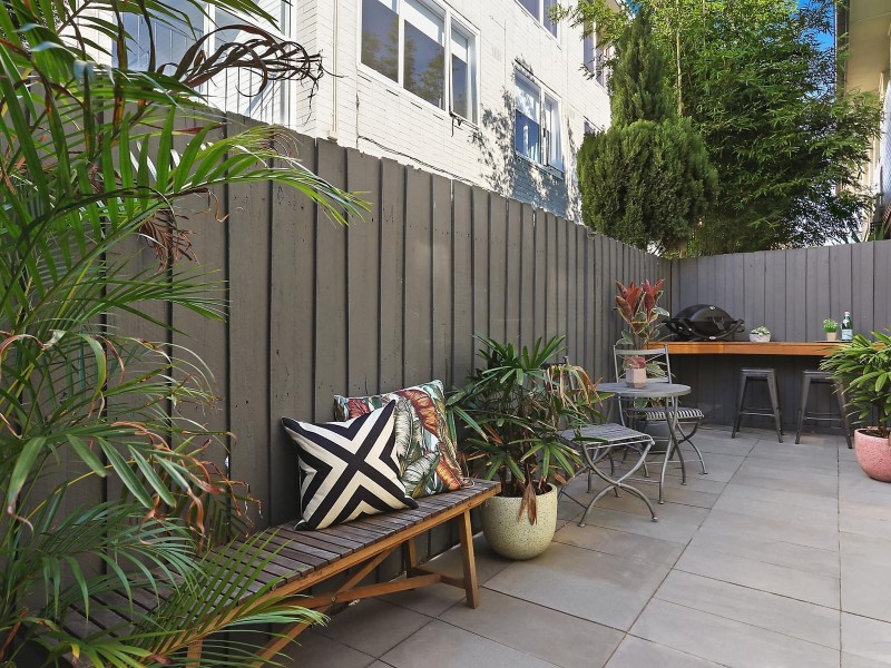 2/99 Spray Street, Elwood VIC 3184