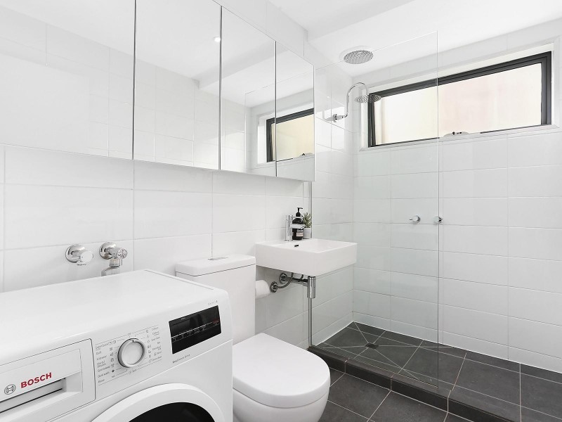 2/99 Spray Street, Elwood VIC 3184