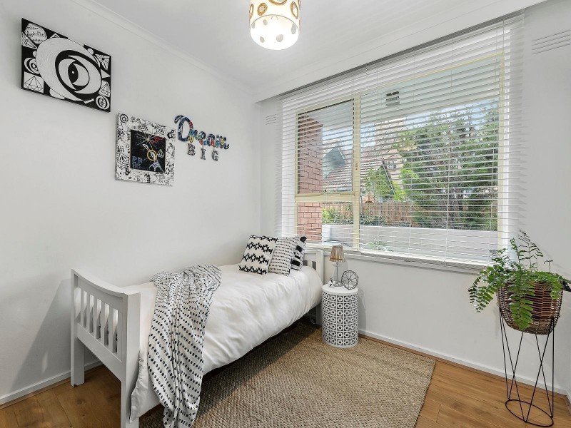1/25 Mitford Street, St Kilda VIC 3182