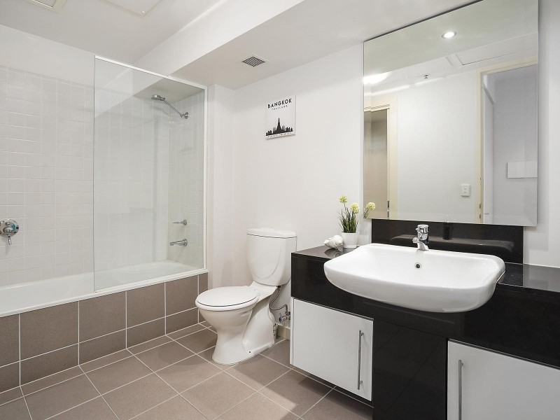 1304/582 St Kilda Road, Melbourne VIC 3004