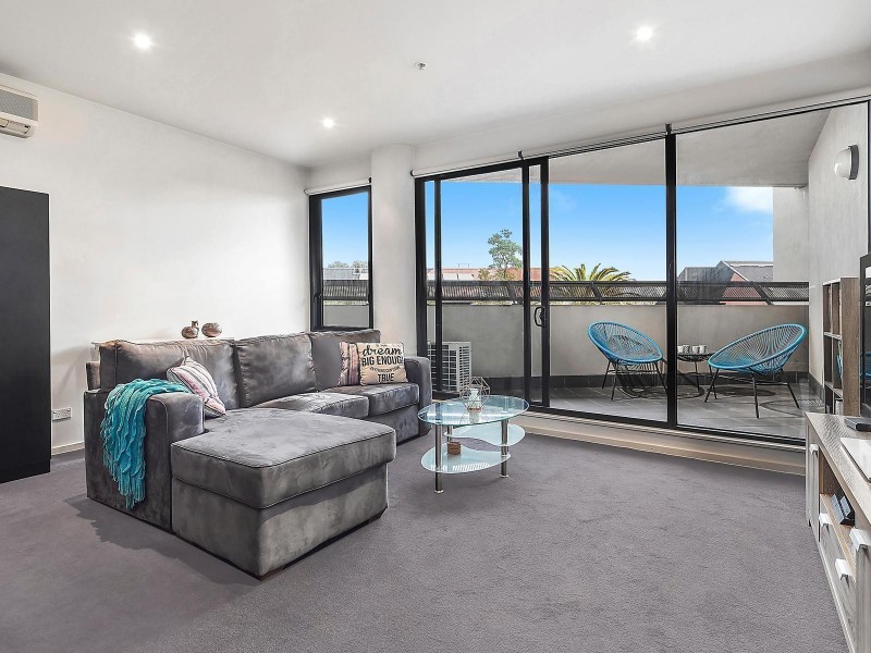 212/3 Alma Road, St Kilda VIC 3182