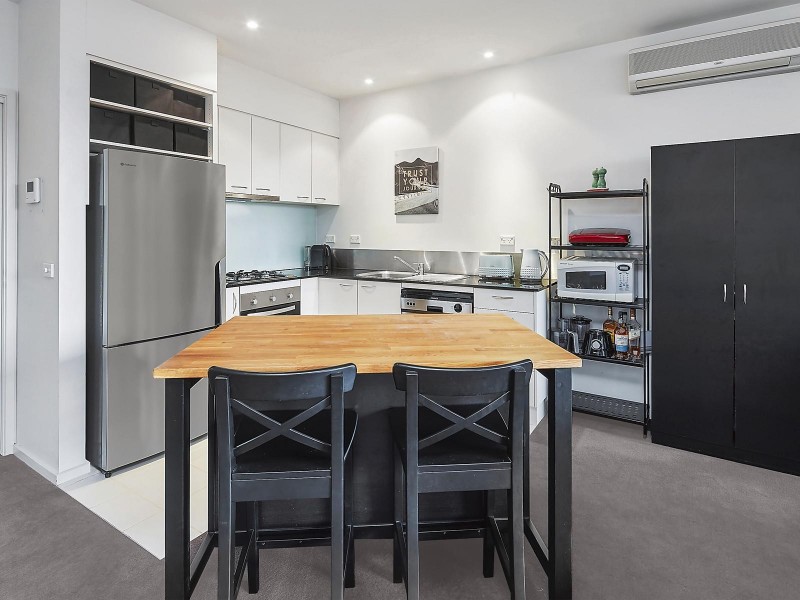 212/3 Alma Road, St Kilda VIC 3182