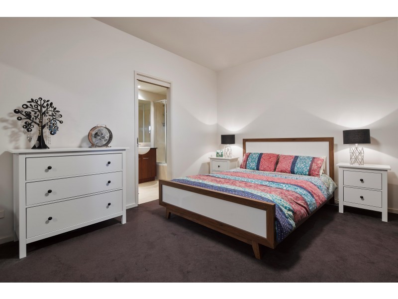 212/3 Alma Road, St Kilda VIC 3182