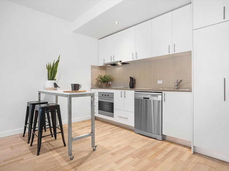 2/4 The Avenue, Windsor VIC 3181