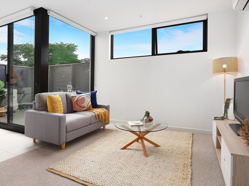 204/76 Barkly Street, St Kilda VIC 3182