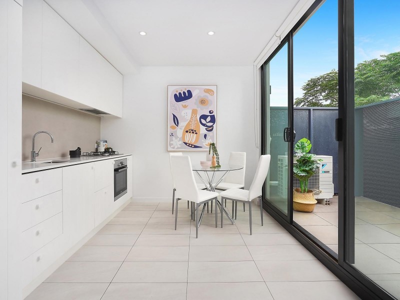 204/76 Barkly Street, St Kilda VIC 3182