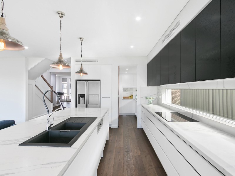 4 Grantham Crescent, Denham Court NSW 2565