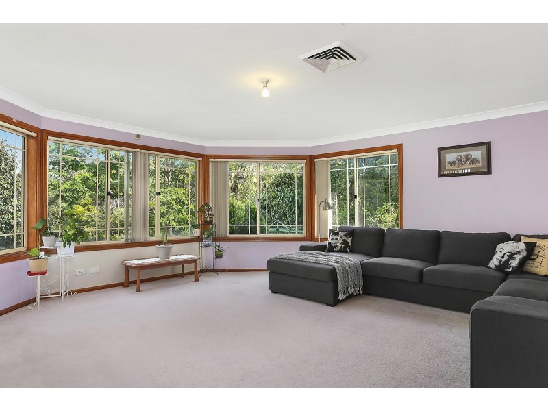 21 Figtree Crescent, Glen Alpine NSW 2560