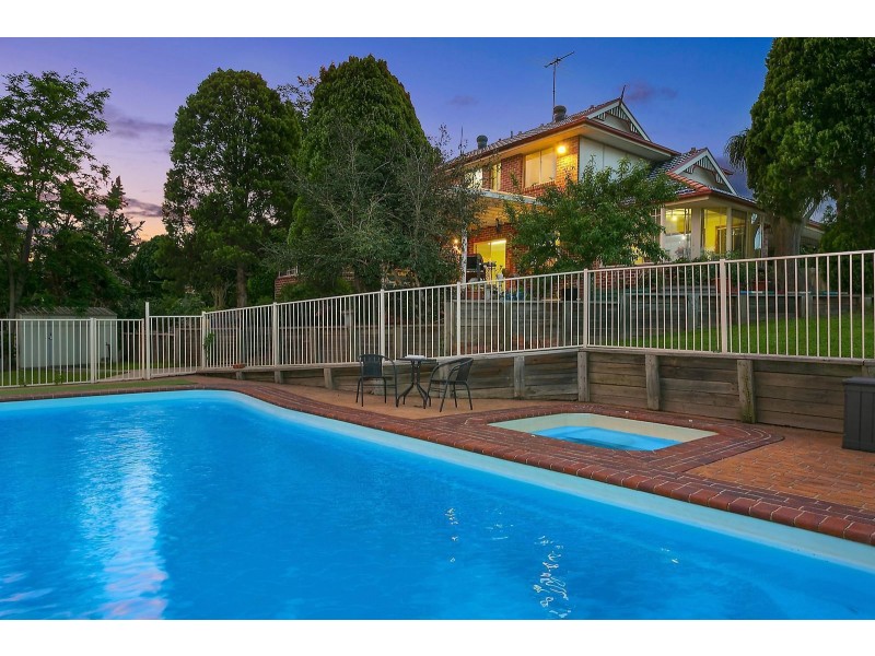 21 Figtree Crescent, Glen Alpine NSW 2560