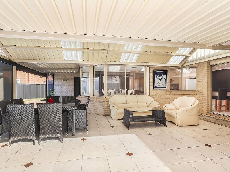 10 Moruya Close, Prestons NSW 2170