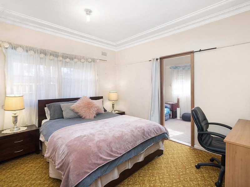 34 Moorebank Avenue, Moorebank NSW 2170