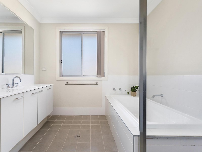 34 Eleanor Drive, Glenfield NSW 2167