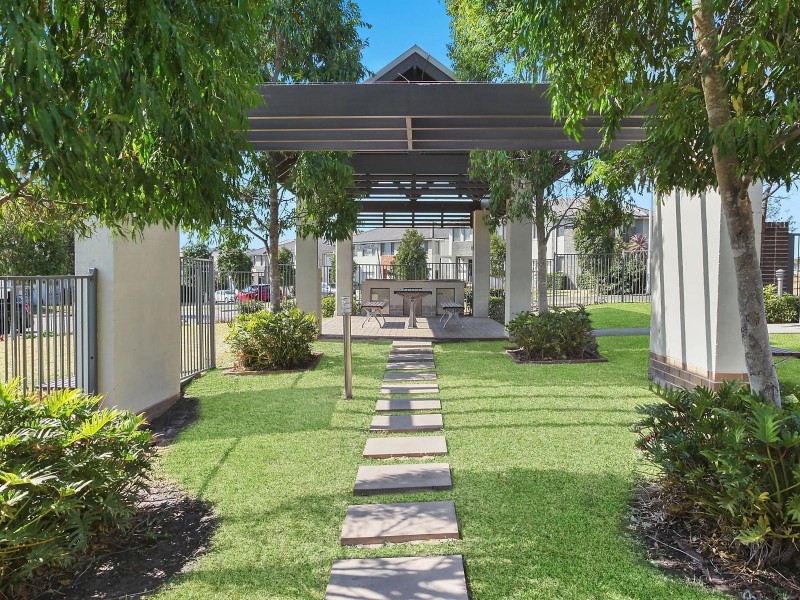 34 Eleanor Drive, Glenfield NSW 2167