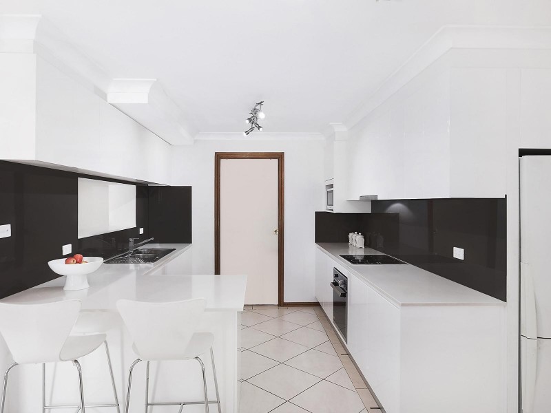 1A Kingston Place, Abbotsbury NSW 2176