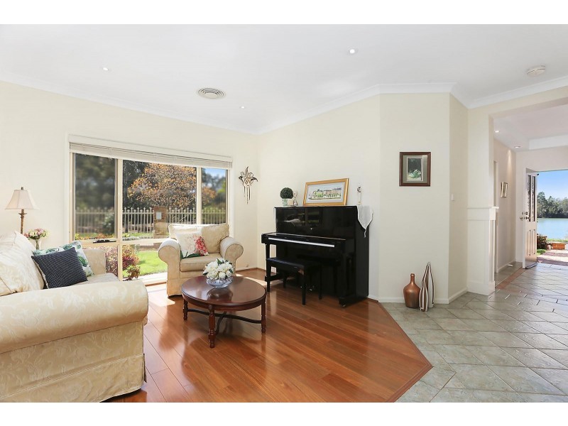 21 Inverness Circuit, Cecil Hills NSW 2171