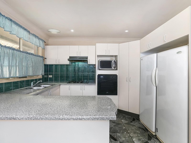 33 Collarenebri Road, Hinchinbrook NSW 2168