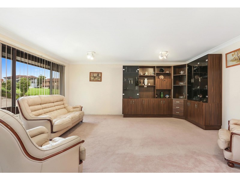 69 Stockdale Crescent, Abbotsbury NSW 2176