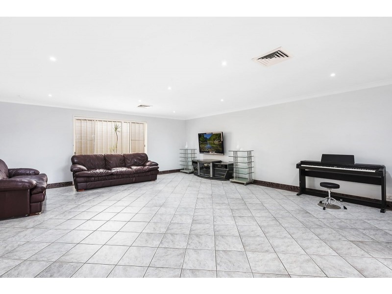 10 Wallis Crescent, Cecil Hills NSW 2171