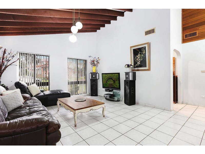 9 Seppelt Place, Edensor Park NSW 2176