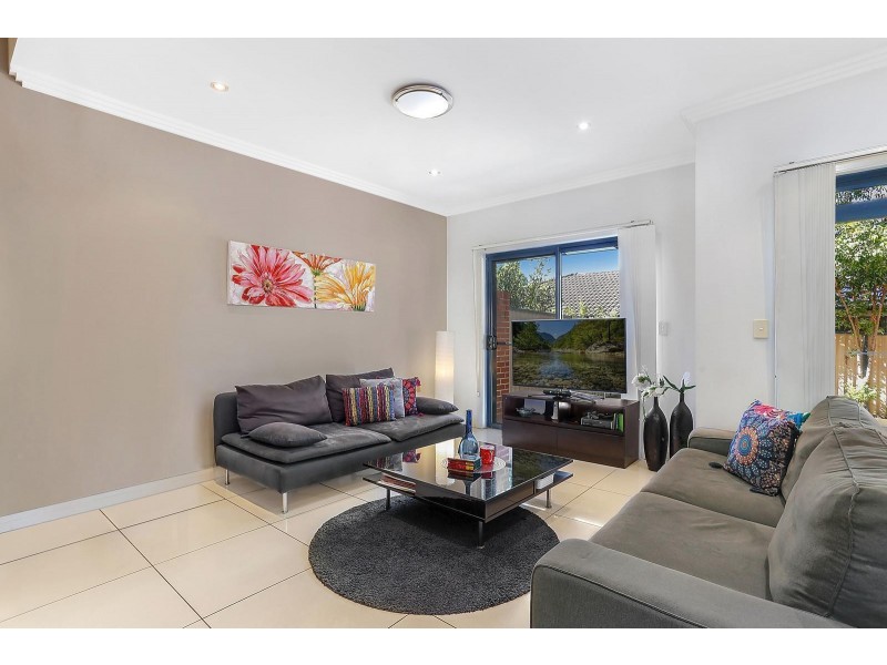 11/18 Holland Crescent, Casula NSW 2170