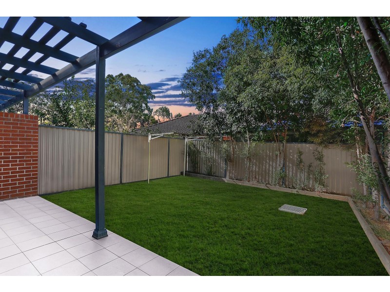 11/18 Holland Crescent, Casula NSW 2170