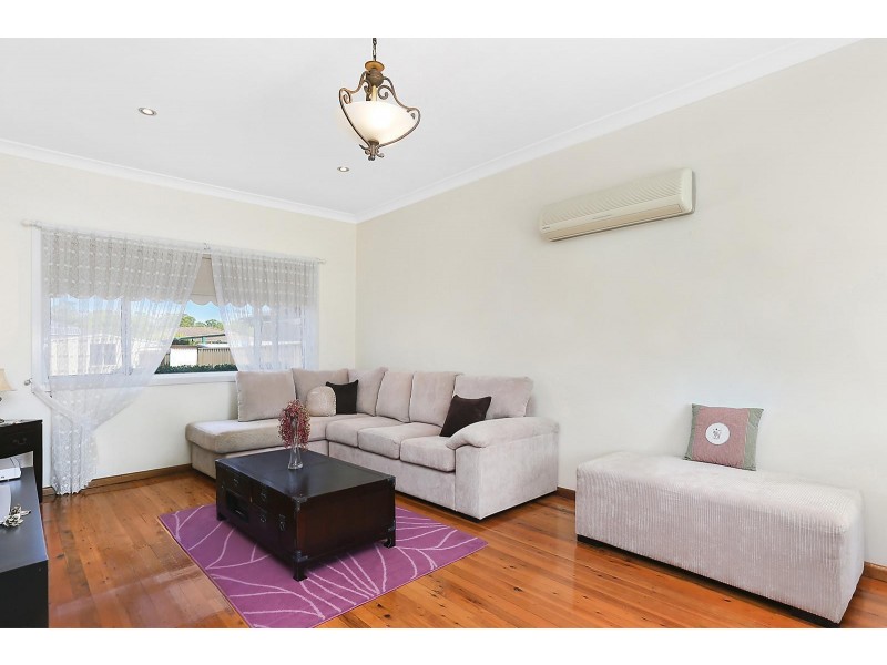 18 Barker Street, Bossley Park NSW 2176