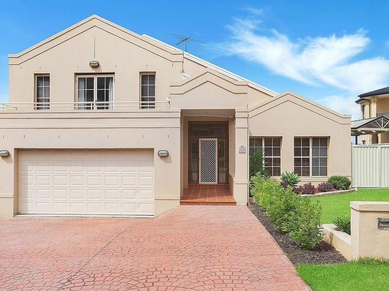 18 Saltbush Place, Bossley Park NSW 2176