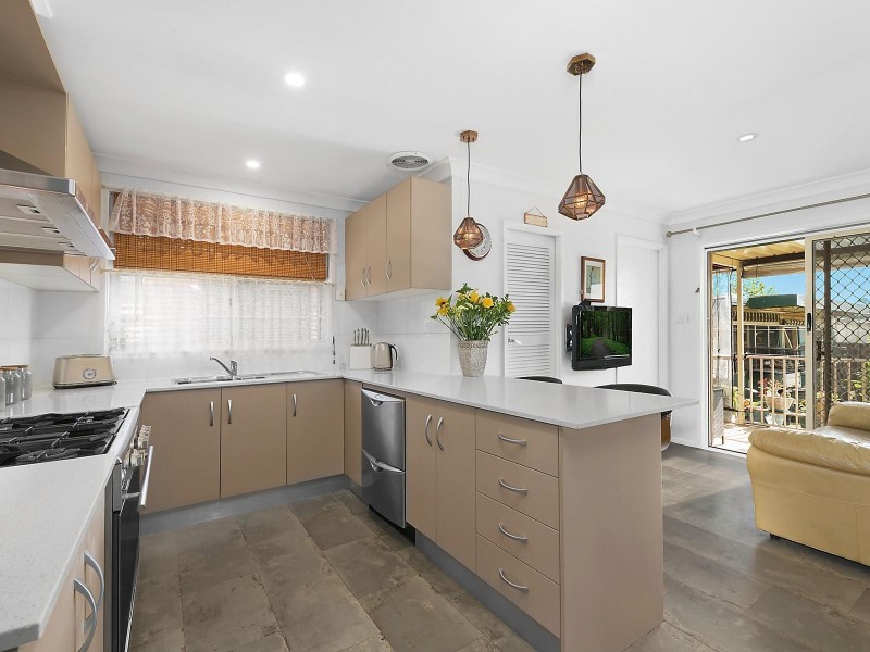 19 Broadmeadows Street, St Johns Park NSW 2176