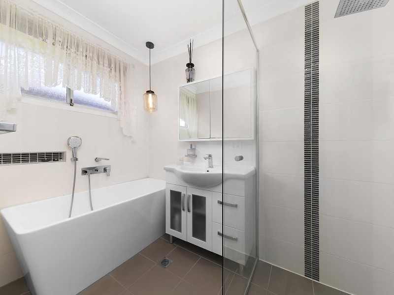 19 Broadmeadows Street, St Johns Park NSW 2176