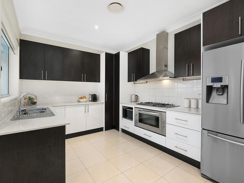 6 Watling Avenue, West Hoxton NSW 2171