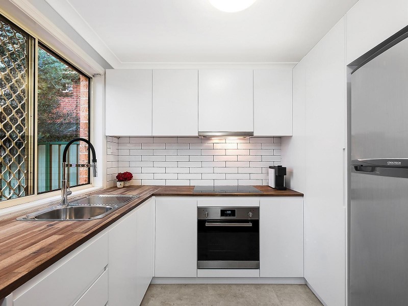 1/29 Leacocks Lane, Casula NSW 2170