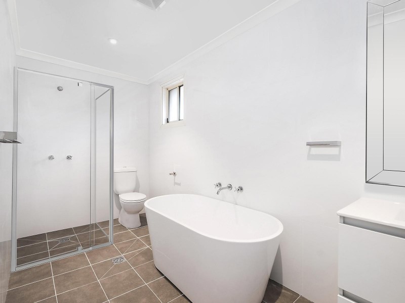 1/29 Leacocks Lane, Casula NSW 2170