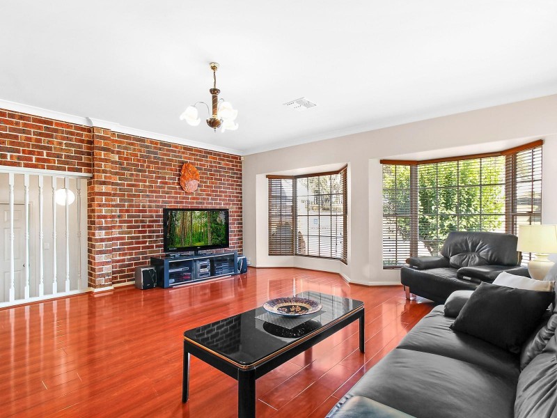 5 Warragamba Crescent, Bossley Park NSW 2176