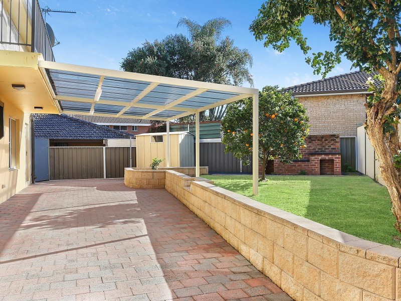 10 Bardia Place, Bossley Park NSW 2176